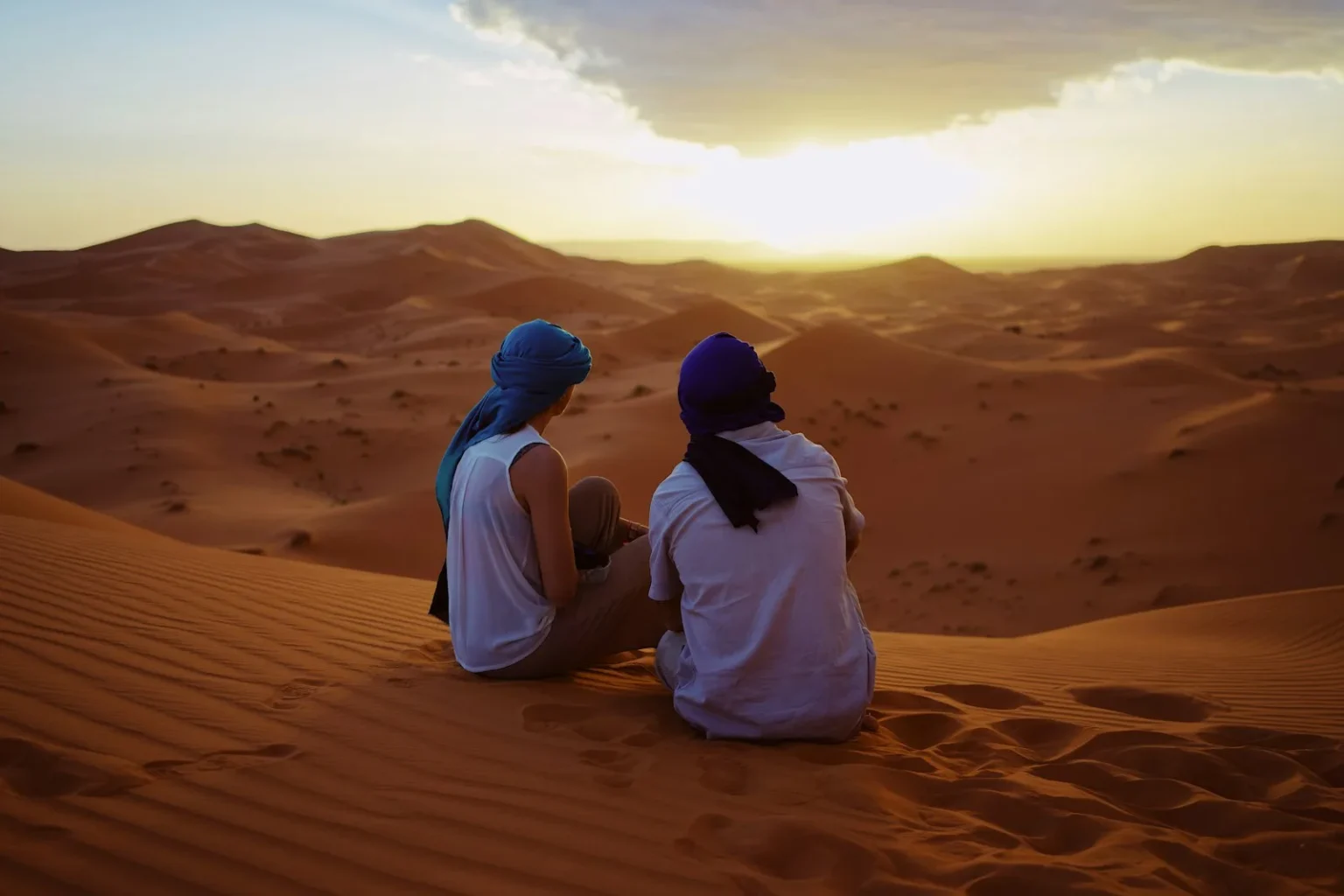 Morocco travel best friend - Sunset in the desert