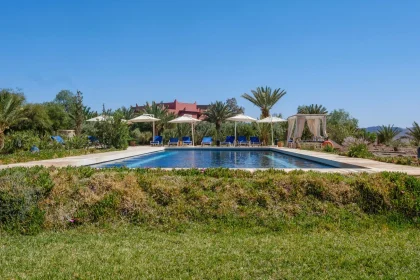 Luxury hotels Morocco - Serene poolside scene in Ouarzazate Lake